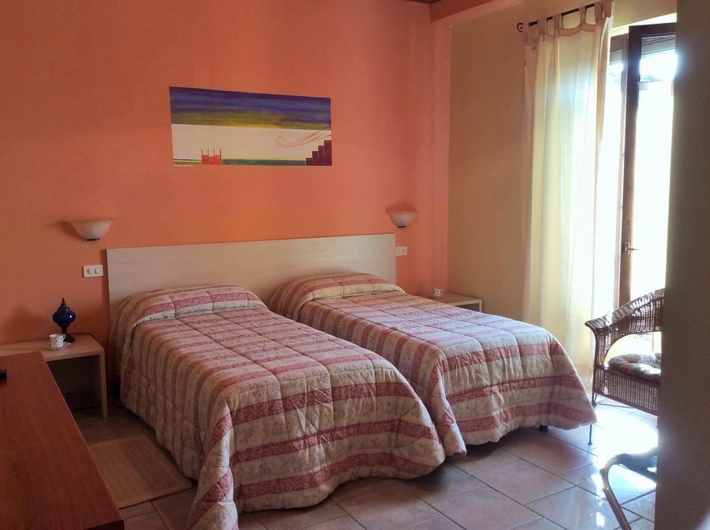 Agriturismo La Mussia Castelnuovo  Ruang foto
