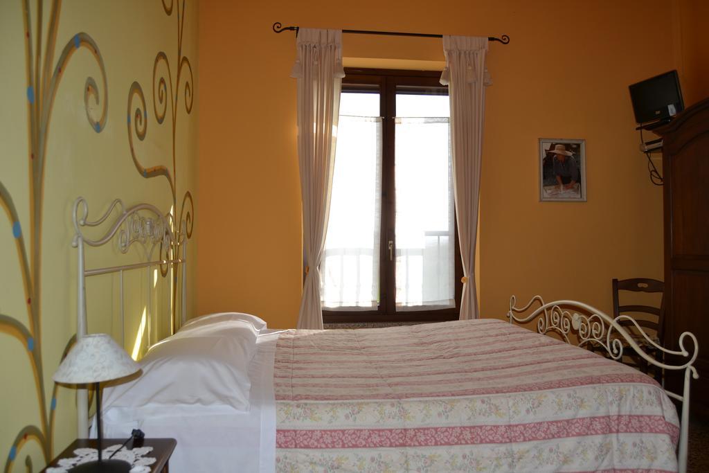 Agriturismo La Mussia Castelnuovo  Bagian luar foto